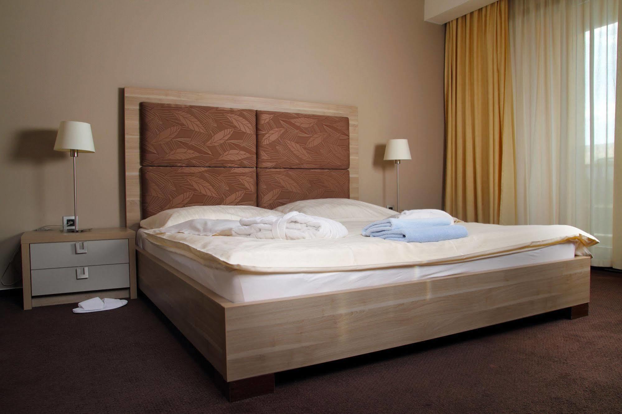 Wellness Hotel Diplomat Rajecké Teplice Exterior foto
